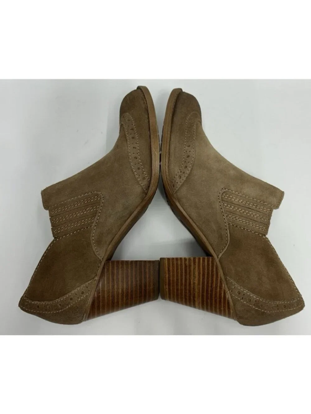 Sofft Women’s Suede Ankle Bootie Size 8 Tan Slip on Boho Office Work
